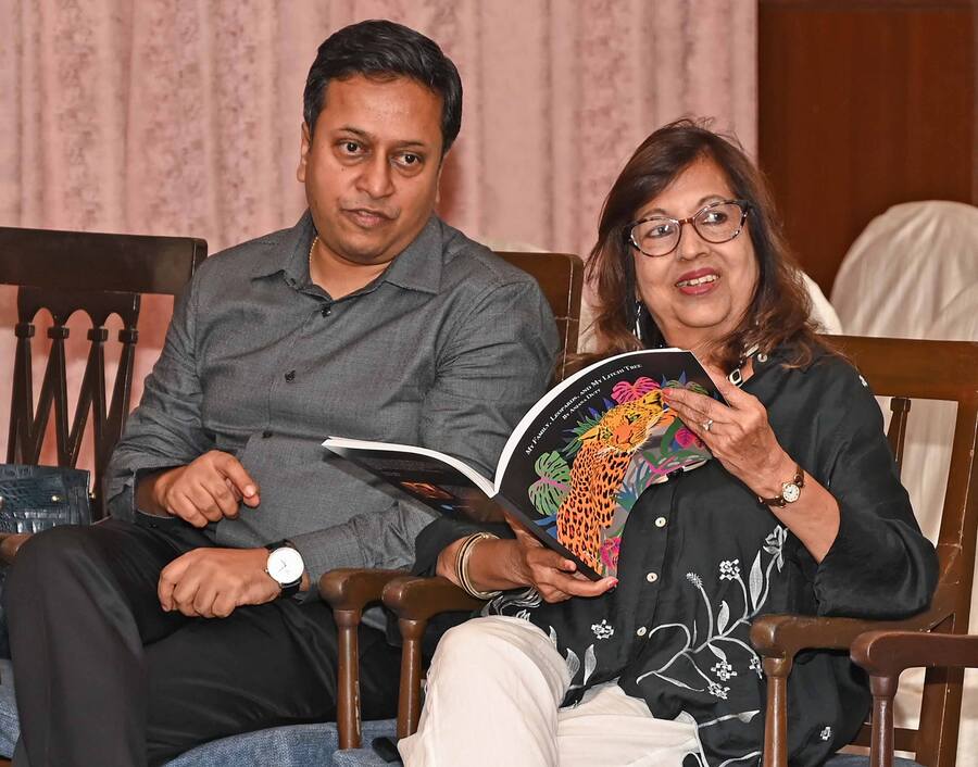 Rita Bhimani, author and corporate communications expert, was also present at the event. The book captures the pre-cell phone era of Dutt’s childhood in Howrah, Ranchi, Hazaribagh and Dehradun