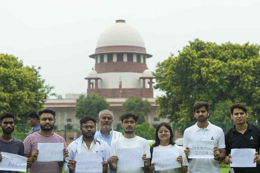 Supreme Court refuses to scrap leak-hit NEET exam - Telegraph India