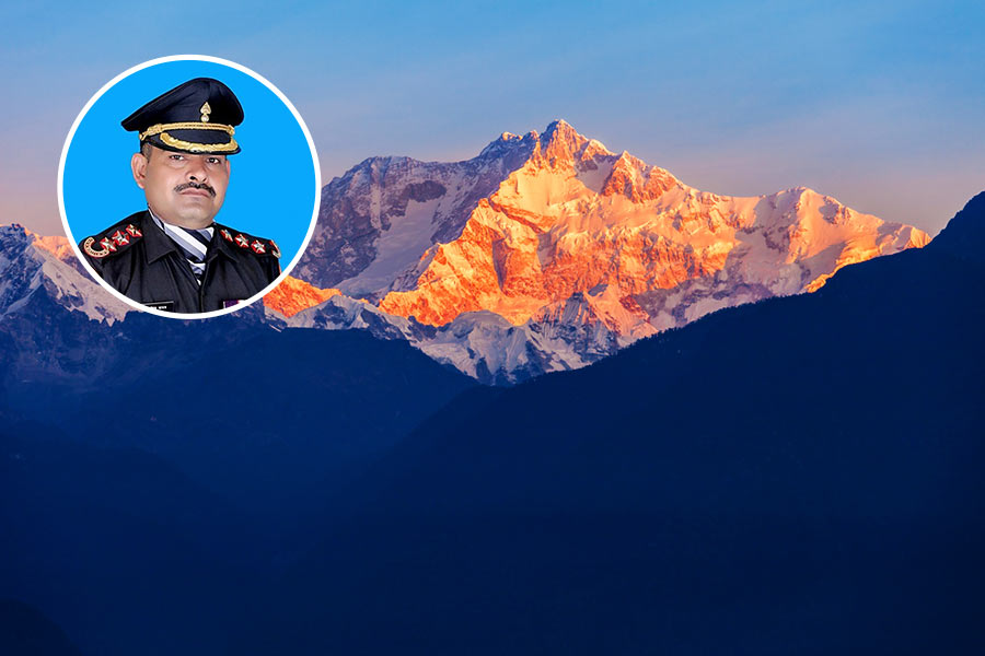 Tiger Hills; (inset) Grenadier Yogendra Singh Yadav