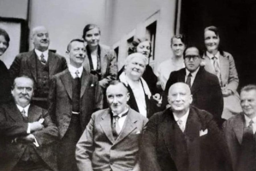 B.R. Ambedkar (middle row, extreme right) with other students and professors at the London School of Economics