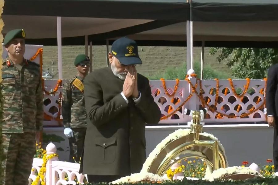 Kargil war | Kargil Vijay Diwas 2024: Prime Minister Narendra Modi pays  homage to Kargil war martyrs in Drass - Telegraph India