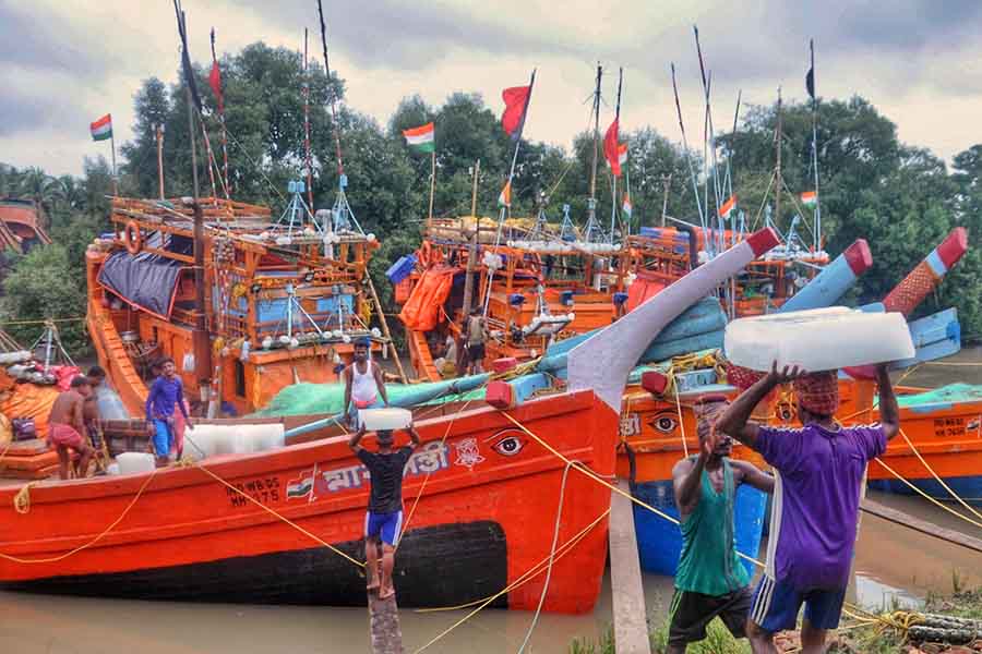 Fishermen prepare to go hilsa fishing in the sea estuary at Namkhana in South 24-Parganas district