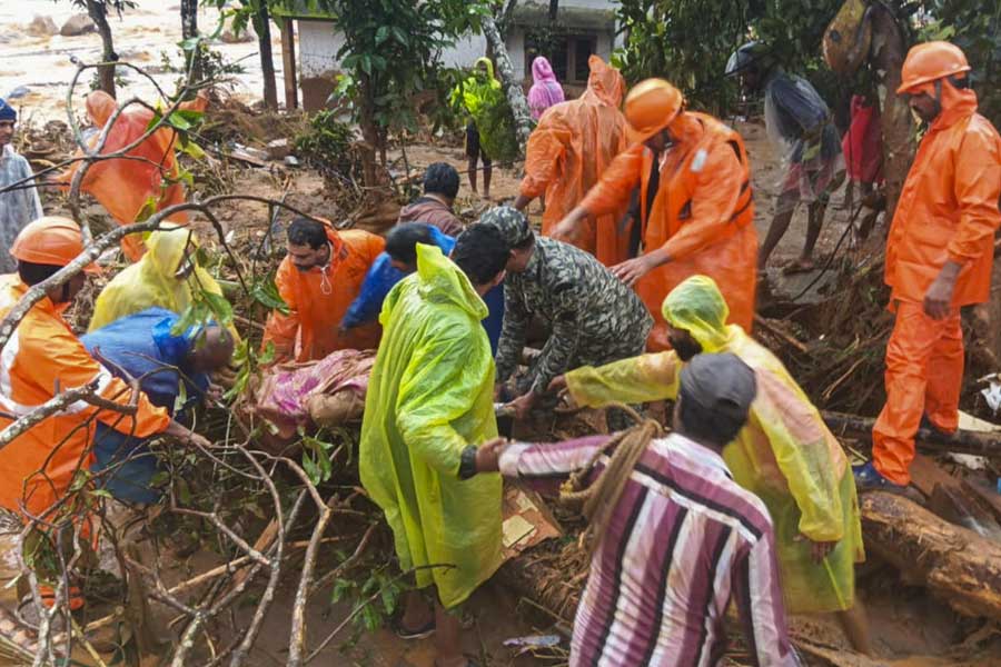 Wayanad | Wayanad landslides: 123 people dead, 128 more in hospitals,  rescue & relief oprations on, says Kerala government - Telegraph India