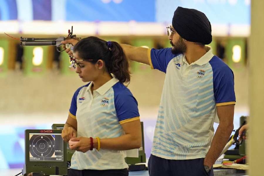 India's Manu Bhaker Shines Again with Bronze in 10m Air Pistol Mixed Team Event