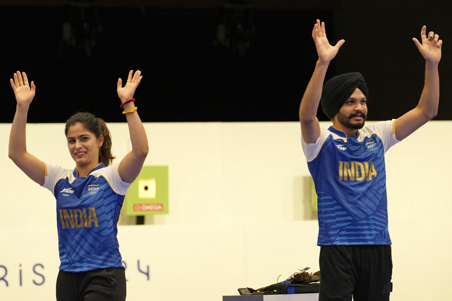 Paris Olympics 2024 Manu Bhaker Sarabjot Singh Wins Bronze At Paris Olympics 10m Air Pistol