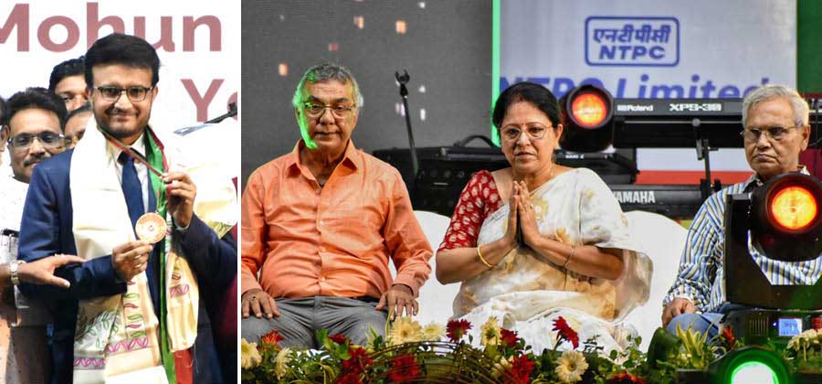 Sourav Ganguly received the prestigious Mohun Bagan Ratna award on the occasion of Mohun Bagan Day on Monday. The family members of 1911 Mohun Bagan team who won the IFA Shield were also present at the event  