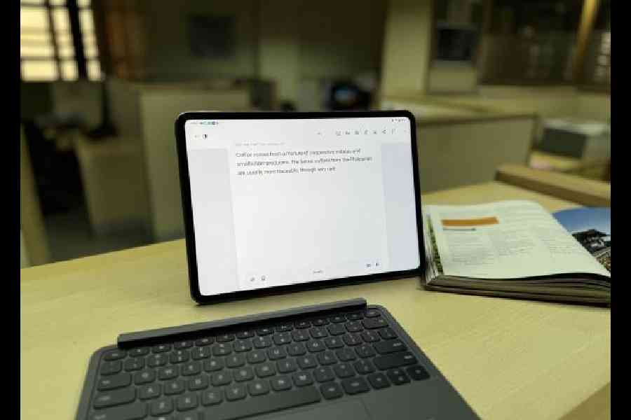 Even if you detach the keyboard from the tablet, you can keep working on it because of Bluetooth connectivity