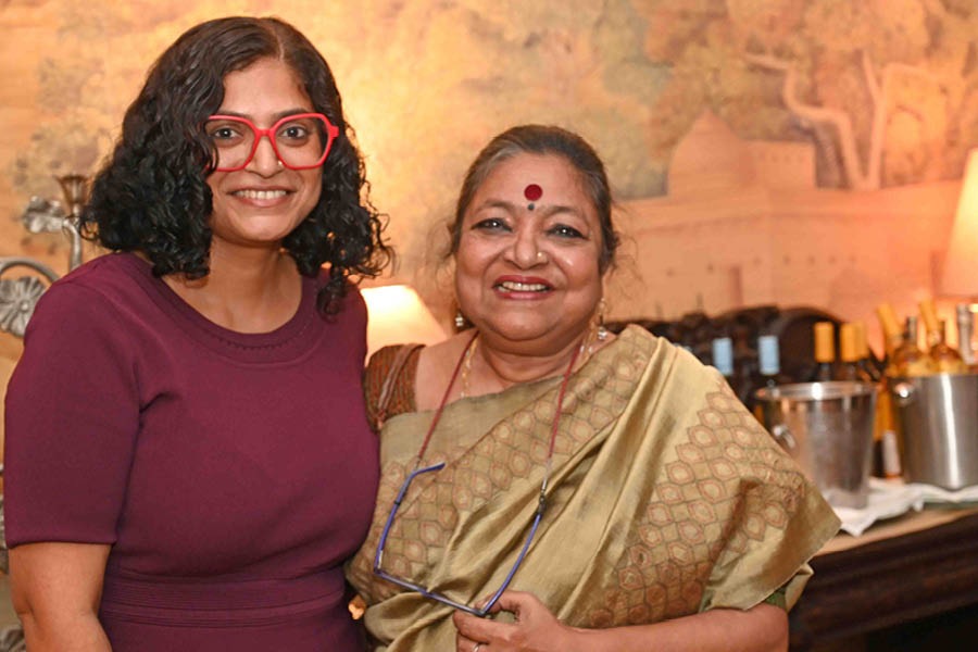 Chef Shubhra Shankhwalker with food historian Pritha Sen