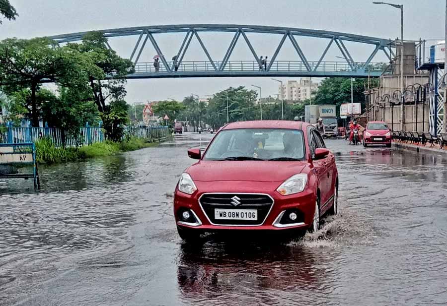 Kolkata received 12.5 mm of rainfall from Tuesday night to Wednesday evening. This led to waterlogging in the low-lying areas of the city  