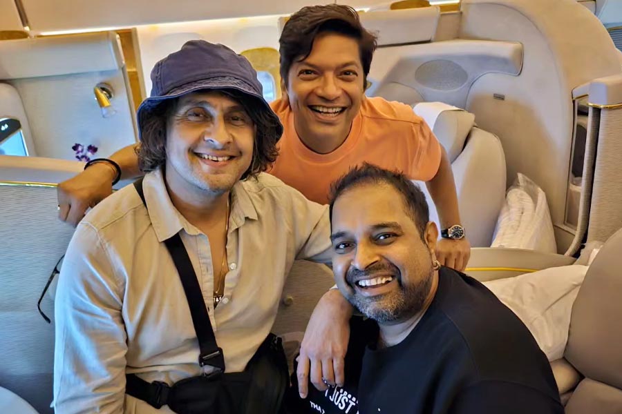 (L-R) Sonu Nigam, Shaan and Shankar Mahadevan