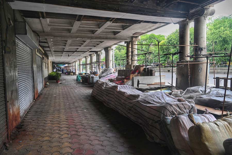 All hawker stalls under the Grand Hotel arcade remained wrapped up on polling day 