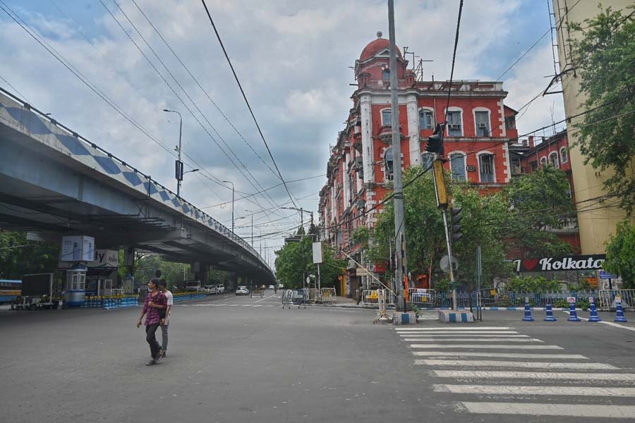 Hardly a few pedestrians could be spotted at the Park Street crossing