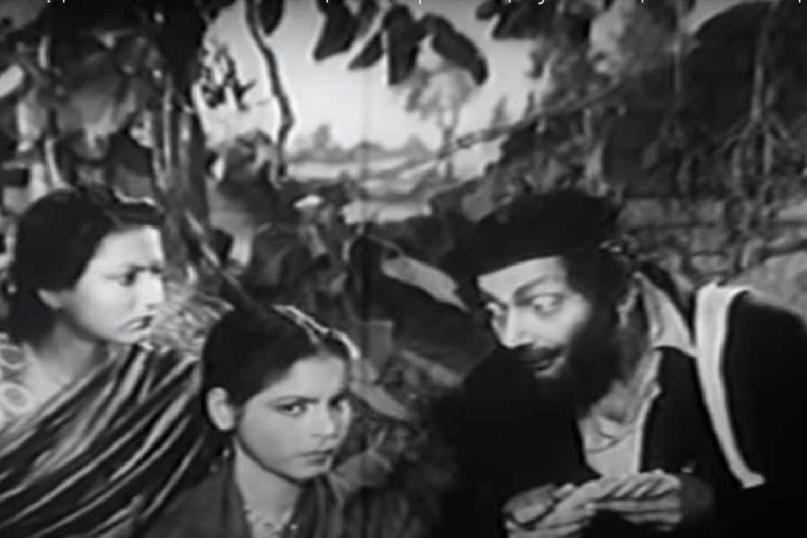 old bengali films | While we all wait... these Bengali thrillers will ...