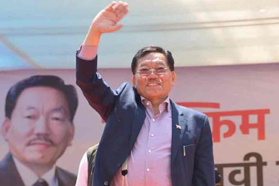 Pawan Kumar Chamling | Ex-Sikkim CM Pawan Kumar Chamling Not To Set ...