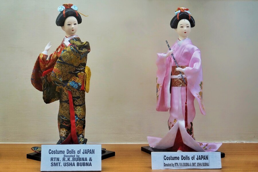The museum also has a small collection of international dolls. Among the collection of Japanese dolls are these costume dolls, which were dressed in colourful traditional Japanese kimonos with delicate embroidery, complete with an ‘obi’ or sash tied into an elaborate bow at the back, along with colourful headdresses