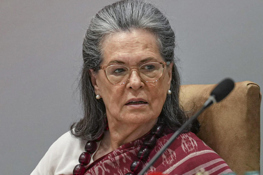 Congress | Sonia Gandhi Unanimously Re-elected As Chairperson Of ...