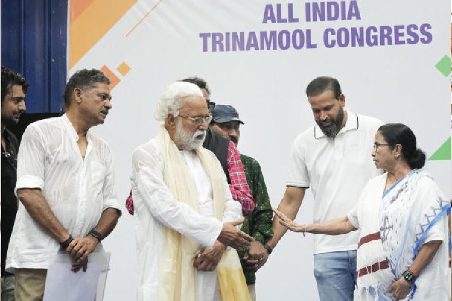 Mamata Banerjee with Trinamool MPs in Calcutta on Saturday