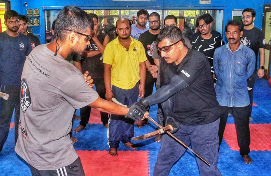 A free introduction workshop was conducted on a specialised blade fighting system of Filipino Martial Arts by expert Riddhi Dutta on Sunday  