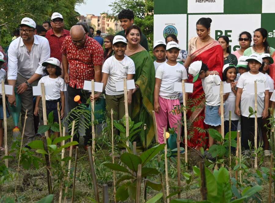 A plantation drive based on 'Miyawaki' afforestation methodology in collaboration with NGOs Mrittika Earthy Talks Foundation and Harimitti was held on Tuesday. The event saw the presences of dignitaries like Dhriti Banerjee, director, The Zoological Survey of India; Aloke Sanyal, assistant commissioner, Kolkata Police (headquarters); Siddharth Sethia, joint managing director Siddha Group; Sohini Sarkar, actress 
