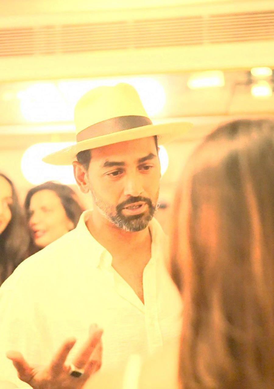 Actor Shayan Munshi was spotted mingling among the crowd