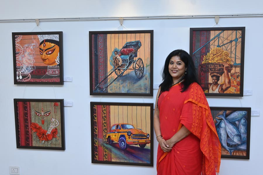 “This set of six paintings is special to me because I think it’s the first time someone has used a taant sari for art in the way I have,” said Anukta Mukherjee Ghosh, about her half-a-dozen paintings that are being displayed at Nari, an exhibition showcasing the work of female artists across India. Hosted by Nakshatra Art Gallery in Salt Lake’s CF Block, the exhibition was inaugurated on May 31 and will continue till June 29, between 2pm and 6pm 
