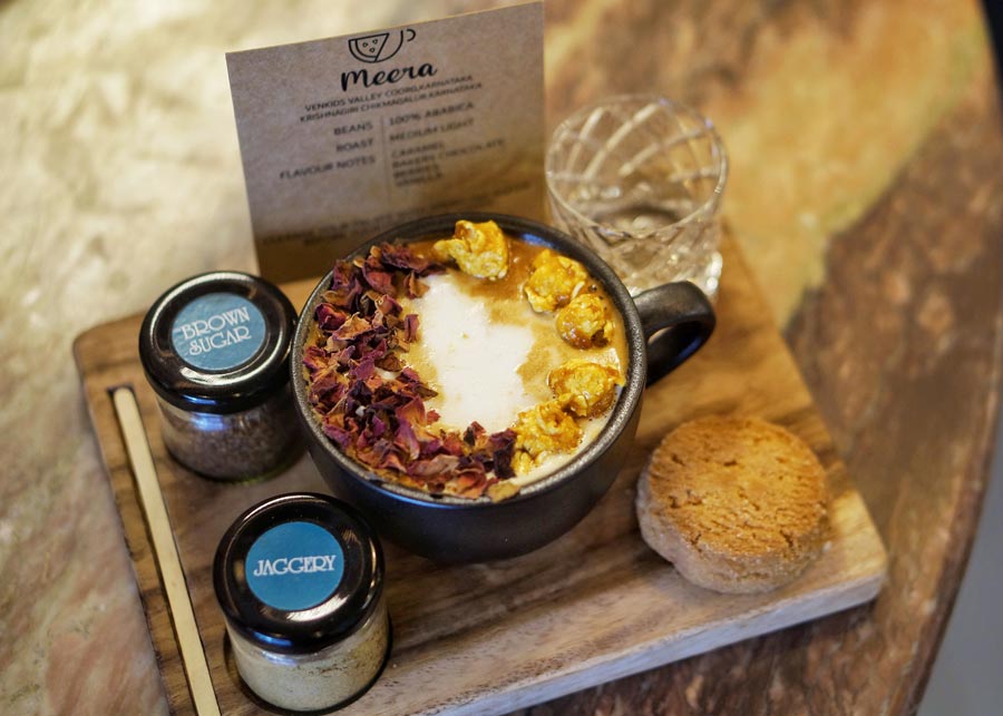 Pico Pizzeria & Coffee Bar near Vivekananda Park is the latest addition to south Kolkata’s cafe scene. A slice of Italian heaven awaits those who walk into this little cafe in the lane beside Oudh 1590. The menu has woodfire pizzas and innovative coffee creations, like this Rose and Popcorn Latte that is delicious and perfect for your Instagram The cafe is open 11am-11pm, but will open sooner once they launch their breakfast menu