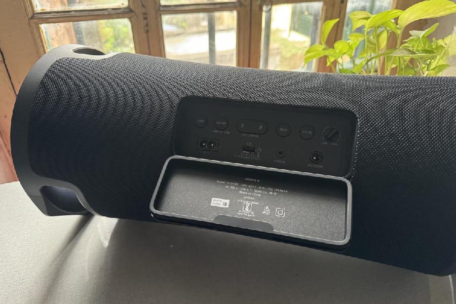 The extra controls on the Sony ULT Field 7