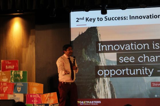 Sagar Daryani, CEO of Wow Momo, captivated the audience with his entrepreneurial journey, sharing the challenges and triumphs of expanding his franchise across 42 cities. He stressed the crucial role of customer experience and feedback in building a successful business.