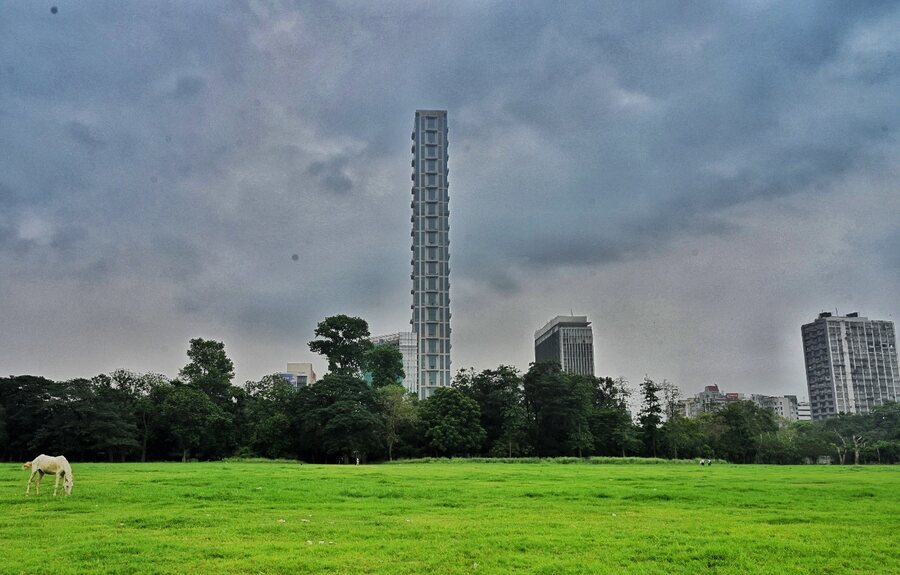 Kolkata remained cloudy all of Friday with showers in the evening. The southwest monsoon finally advanced into some parts of south Bengal on Friday. It has now covered all districts of north Bengal and North-24 Parganas, Nadia, Kolkata, most parts of South 24-Parganas, Murshidabad and some parts of East Midnapore, Howrah, Hooghly, east Burdwan and Birbhum districts of south Bengal, according to IMD. The city recorded around 3mm rainfall till 6pm  