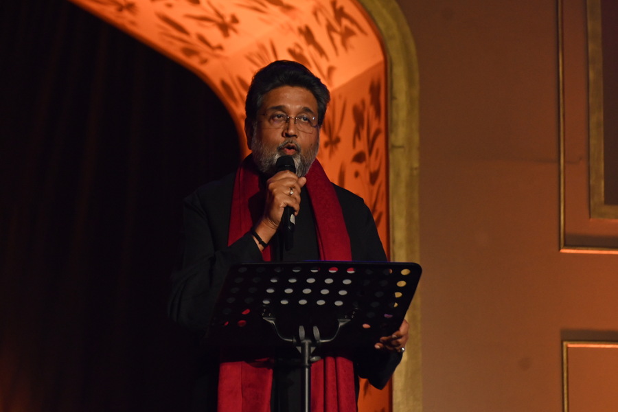 Harsh Neotia presented an emotional tribute to Rashid Khan, a regular collaborator with Sourendro-Soumyojit in past World Music Day concerts. “His wisdom, humility and passion taught us more than we can ever imagine. Ustadji collaborated with the wind, stars, moon and thundering clouds,” Neotia said 