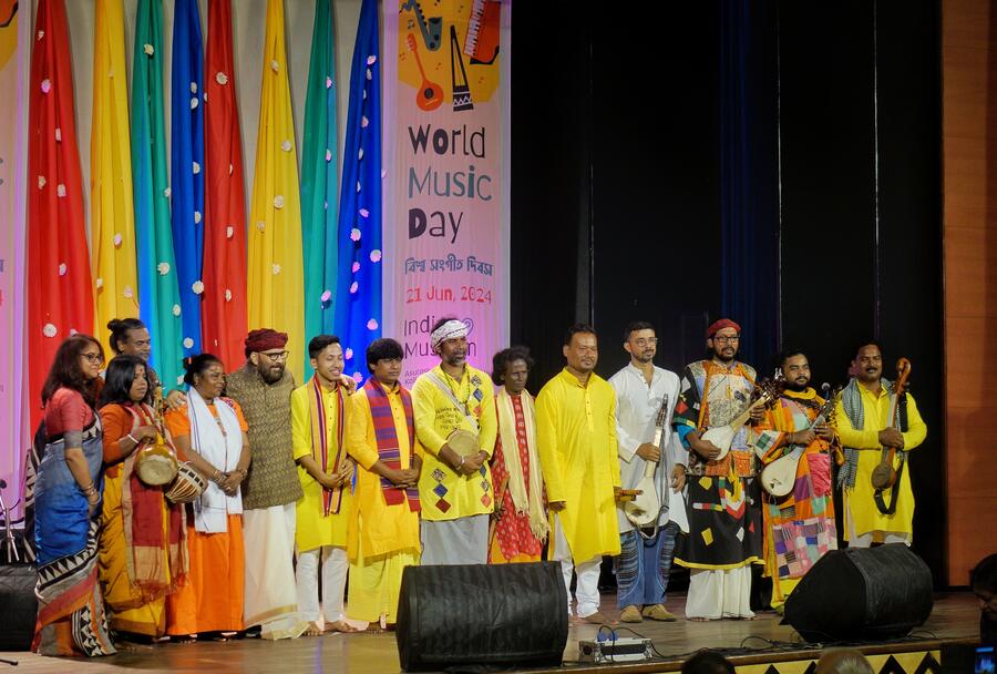 An evening of melody, innovation and a tribute to Rabindranath Tagore — World Music Day, this year, saw many musical minds come together to celebrate in harmony. The event, organised by Banglanatak dot com, in collaboration with the Ministry of Culture, Government of India, on June 21, also saw Debojyoti Mishra perform for the special occasion. The concert was held at the Ashutosh Birth Centenary Hall of Indian Museum, Kolkata