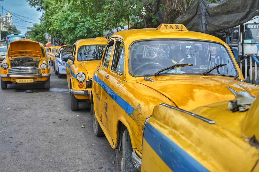 It was a cloudy and humid day in Kolkata with maximum relative humidity around 93 per cent and a maximum temperature of 34.2 ˚C on Monday. There were traces of rain in some areas of the city  