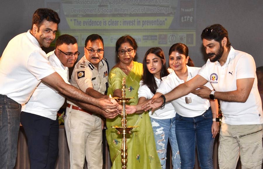 International Day Against Drug Abuse & Illicit Trafficking was observed at Alipore Body Guard Lines, Kolkata, on Wednesday. Actors Prosenjit Chatterjee, Abir Chatterjee, Ishaa Saha and Sandipta Sen were present along with Vineet Goyal, commissioner of Kolkata Police, and Shashi Panja, minister of Women and Child Development and Social Welfare of West Bengal  