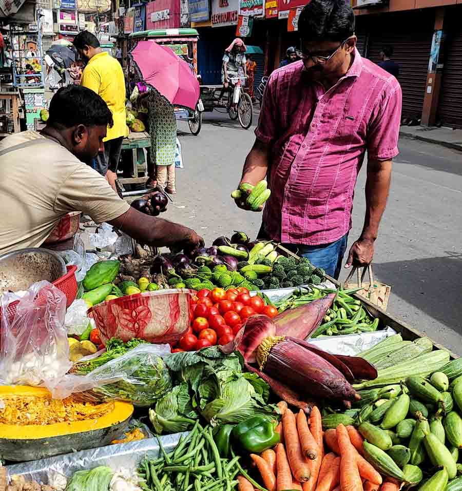 Vegetable prices have skyrocketed in Kolkata because of scanty rainfall. On Wednesday, the price of tomatoes ranged from Rs 100-150 per kg while brinjal was sold at around Rs 150. Most of the vegetables are costlier than usual. Vendors say that delay in monsoon has affected the produce  