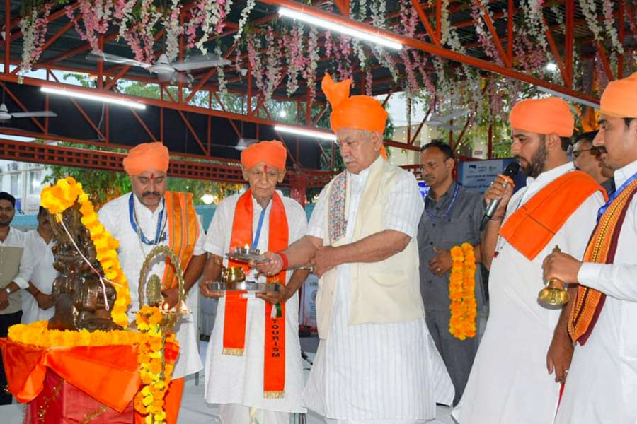 Amarnath Yatra | First batch of Amarnath Yatra flagged off by Jammu and ...