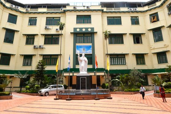 The facade of St Xavier’s College (Autonomous), Kolkata.