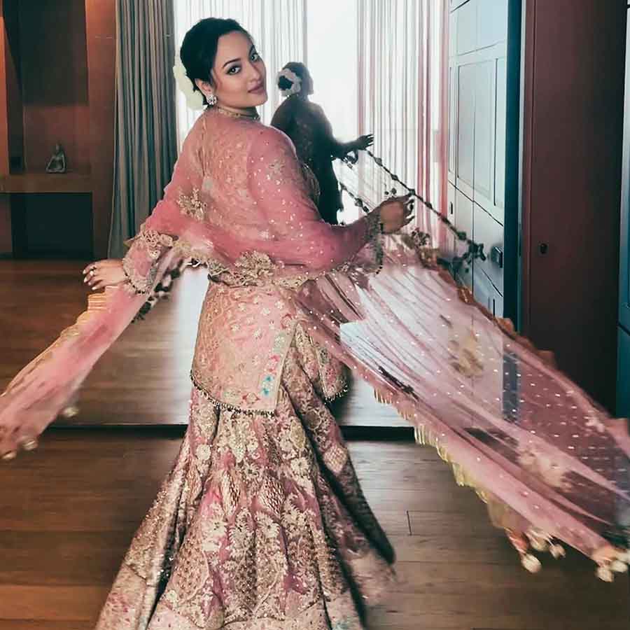 Sonakshi twirled to show the fine detailing on her outfit.
