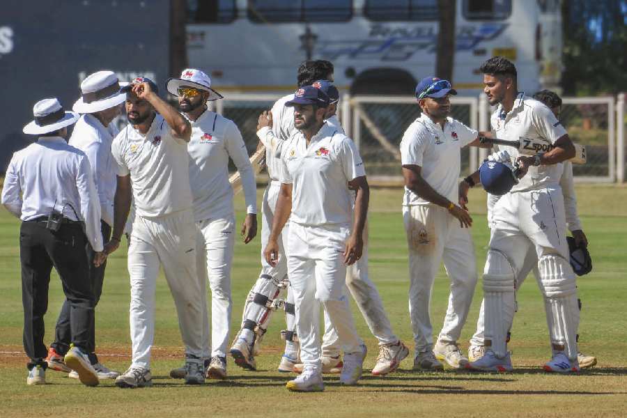 Ranji Trophy Mumbai storm into 48th Ranji Trophy final after