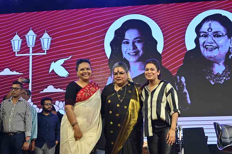 Kolkata witnessed a musical evening on the first Saturday of March with three generations of musicians coming together. ‘Trimurti: Chapter TWO’ — a musical extravaganza had Padma Bhushan awardee Usha Uthup, Lopamudra Mitra and Iman Chakraborty (L to R) perform together in a concert at Nazrul Mancha