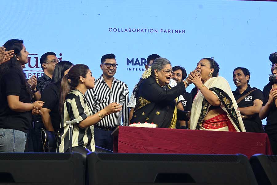 The event had a sweet ending with the ‘nari shakti’ triumvirate cutting a cake as the audience cheered for the ‘Trimurti’