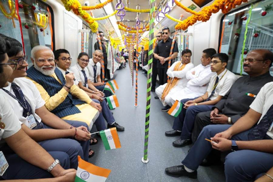Modi launches India's first underwater Metro link: PM travels from Esplanade to Howrah and back