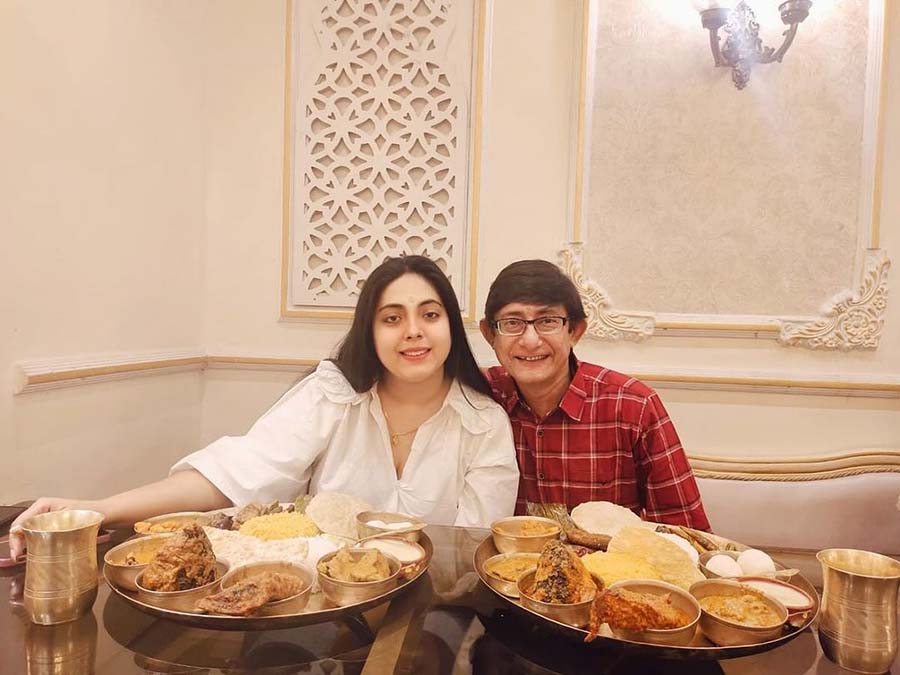 At a pre-wedding aiburobhat feast, Kanchan and Sreemoyee were treated to a huge platter of traditional Bengali dishes. 