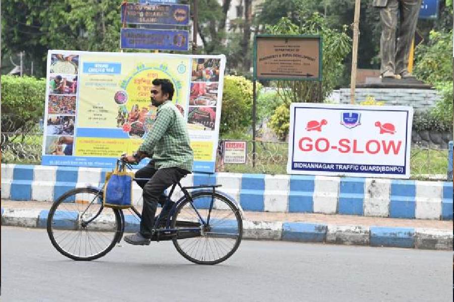 Traffic signage at Nazrul Tirtha in New Town on Thursday (March 8)