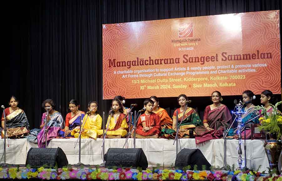 Students of Mangalacharana, who are being trained under Indrani Mukherjee, presented a vocal performance. The name of the group is ‘Let Music Speak’. The 12 young musicians who performed are carrying forward the vision of the cause — to keep alive the rich tradition of Indian classical music and dance 