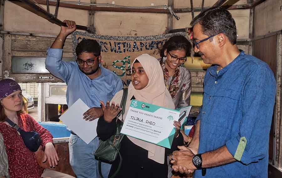 Participating organisations and schools like Tiljala Shed, Future Hope Schools and Sultan Ahmed School were felicitated for their endeavours. NGO Anondo also participated in the event