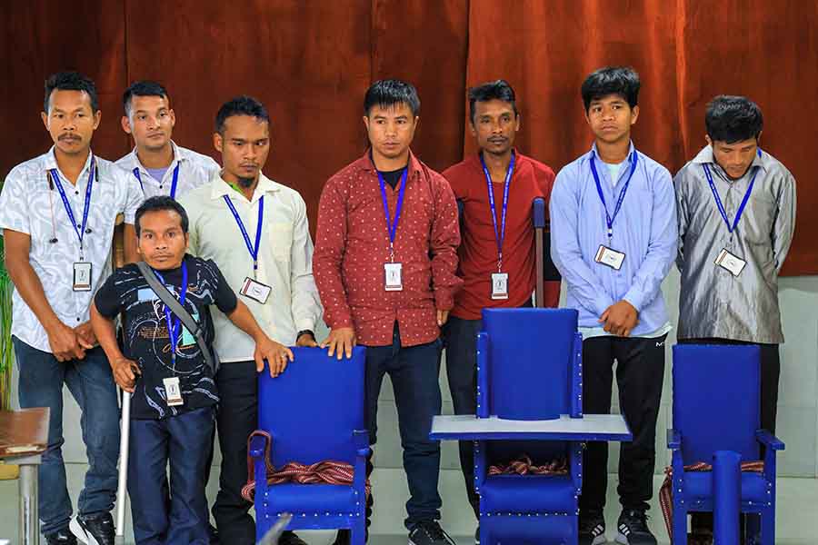 The carpenters made a presentation on cerebral palsy and how it affects children and adults. They also learnt about the advantages and disadvantages of adaptive seating and displayed three adaptive chairs that they built during the two-week training programme
