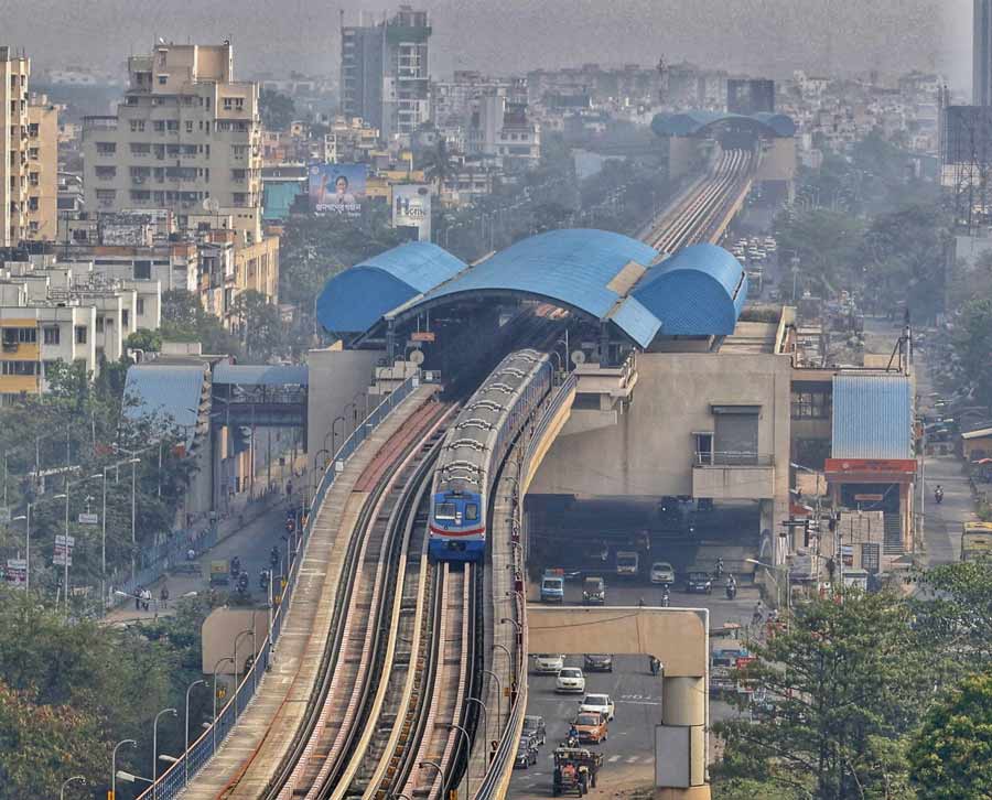 The Metro route (orange line) between Kavi Subhas (New Garia) to Hemanta Mukhopadhyay (Ruby area) started operations from Friday   