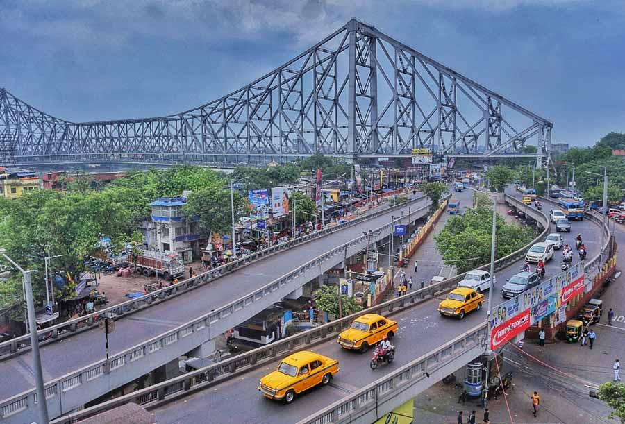 Kolkata woke up to cloudy skies on Sunday but the sun made an appearance in the afternoon. The city recorded 6mm of rainfall over the weekend. The maximum temperature on Sunday afternoon was 31˚C