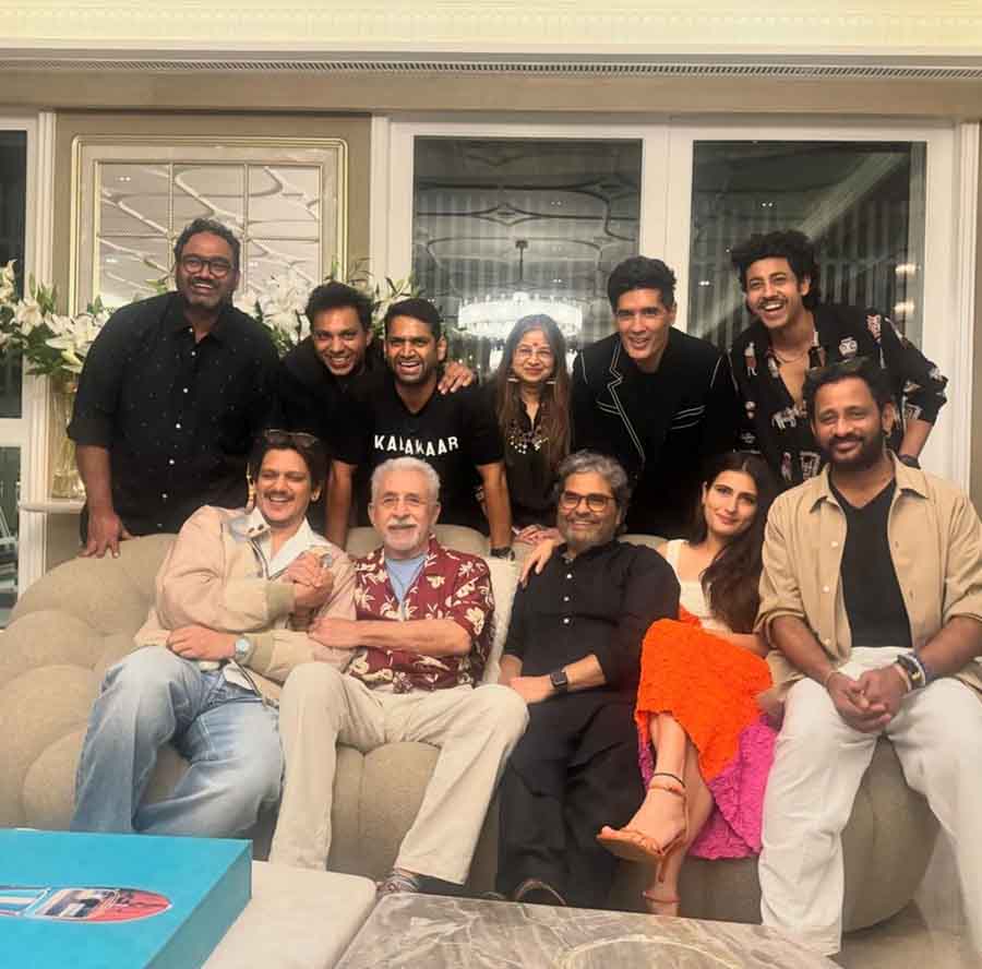 Manish’s wrap-up party was attended by the entire cast of the film along with filmmaker Vishal Bhardwaj, and actresses Tamannah Bhatia and Ratna Pathak.