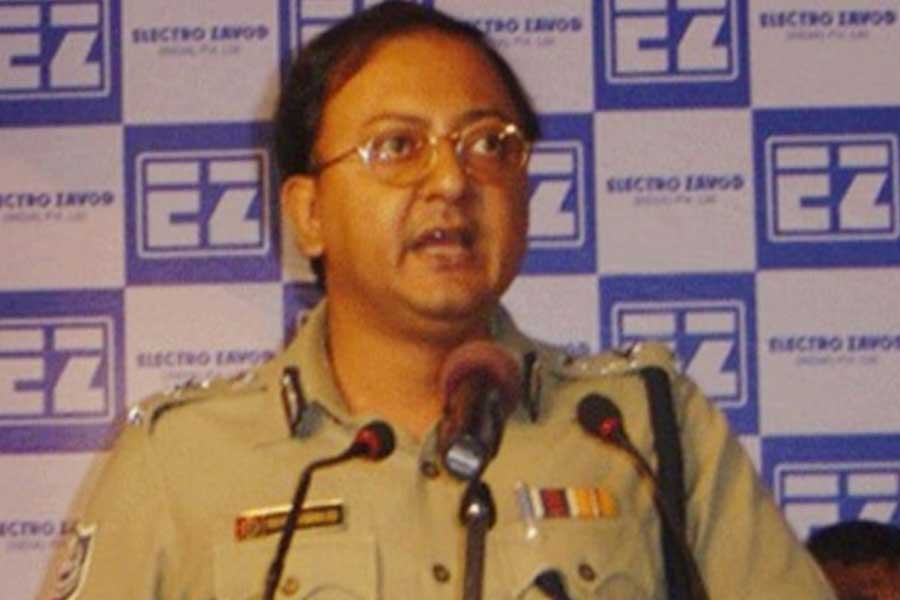 Election Commission Game Of Thrones Over Bengal Dgp Sanjoy Mukherjee Takes Charge Telegraph 8613